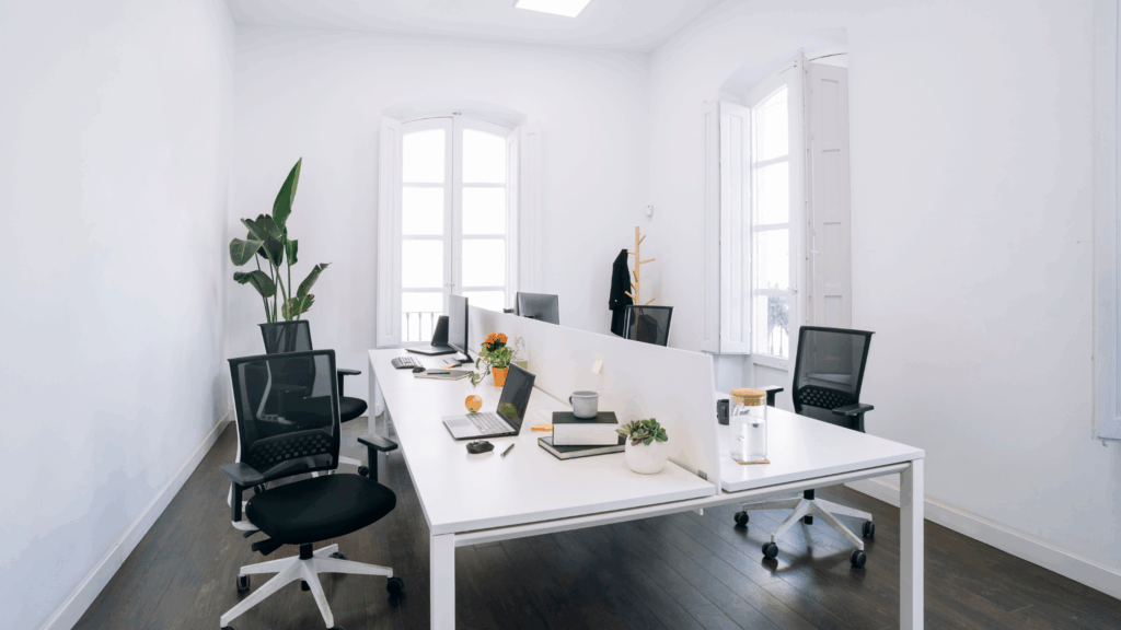 Akandi Office Furniture banner promoting ergonomic and elegant office design in Gauteng